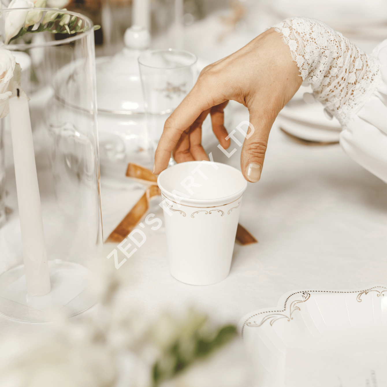 White Lace Style Paper Cups x 6 - Image 4